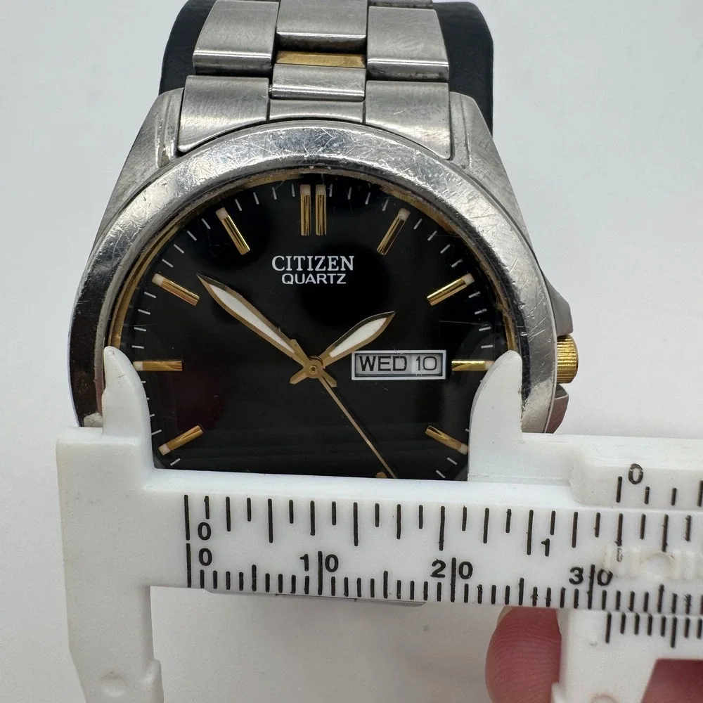 Citizen‎ Quartz Mens Watch Black Dial Two Tone Stainless Day Date 1102-S099531